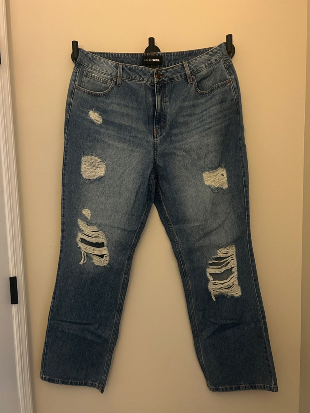 Fashion Nova Distressed Boyfriend Jeans in Blue Wash